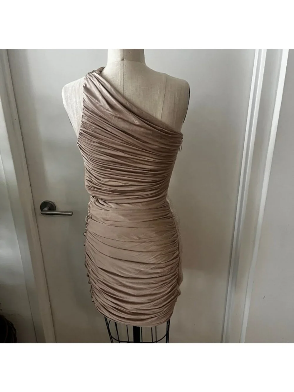 J. MENDEL PARIS Beaded Ruched Cocktail Dress Size 8. ** Please see description**